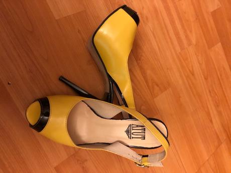 Žlté nové lodičky, 36