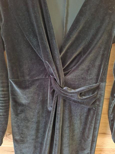 Šaty zamatové, pull&bear,s