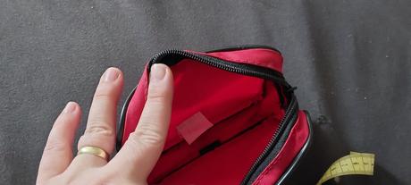 Vrecko cervene z mini auto lekarnicky na bike napr, 