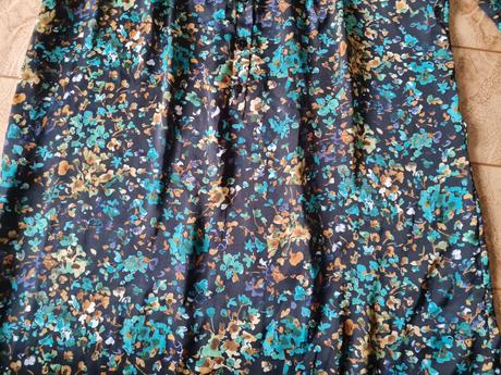 Kvietkované šaty, m