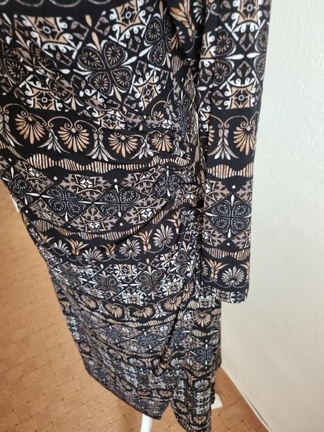 Čierno-hnedo-biele elast.šaty isolde m, m