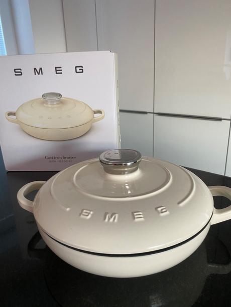 Liatinová panvica smeg, 