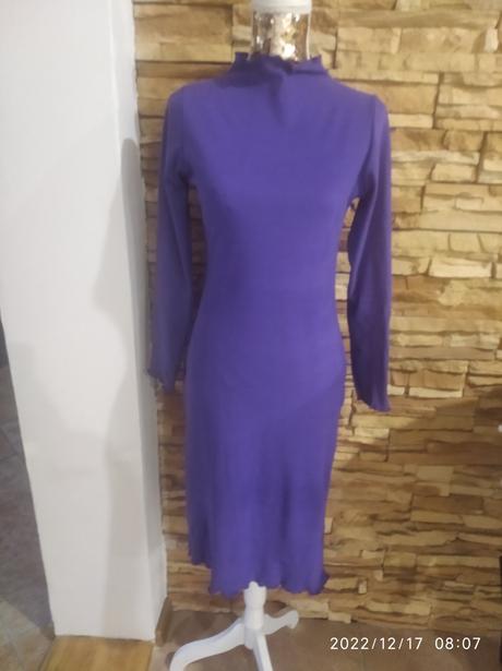 Krásne fialové midi saty, 