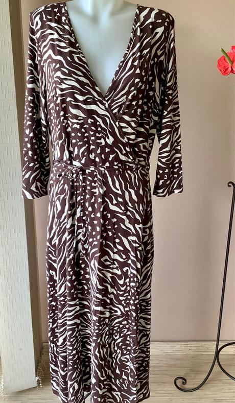 Pruzne upletove šaty, 42