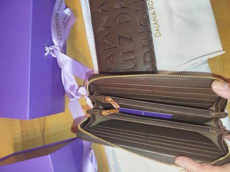 Limitované peňaženky ariana tabacco, dajana rodriguez