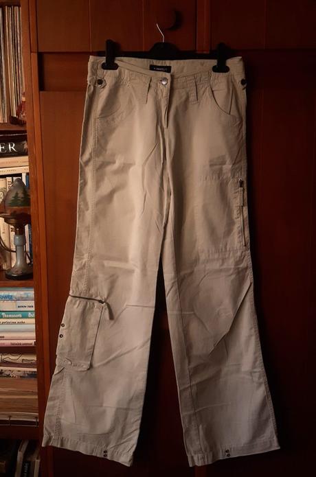 Dámske bledé športové nohavice s bočnými vreckami, kenvelo,s