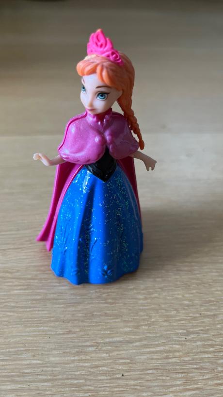 Vyzliekacia bábika - anna, 