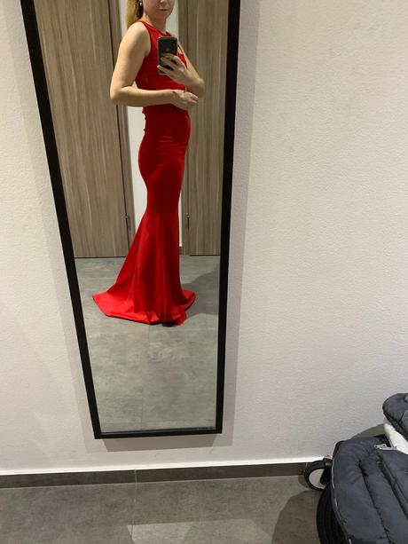 Nenosene dlhe elegantne saty, s