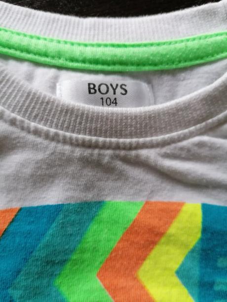 Letné tričká, 104