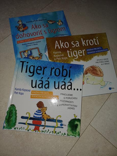 Tiger robí uáá, séria,