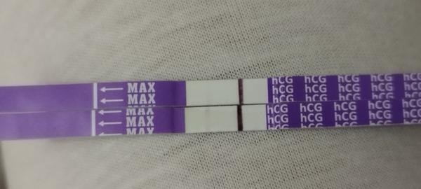 Dve čiarky na teste: Znamenajú tehotenstvo alebo zápal?