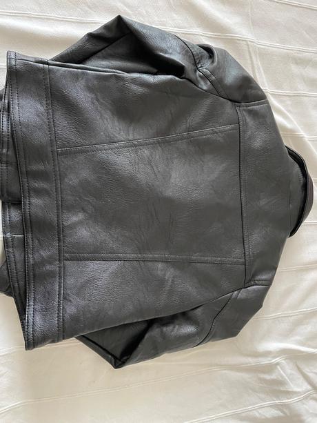 Kozenkova bunda, reserved,122