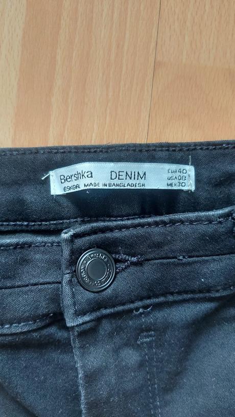 Dámske džínsy, bershka,40