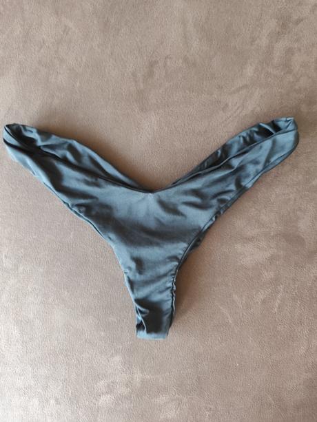 Čierne plavkové bikiny 2ks, veľ l, typ brazil, l