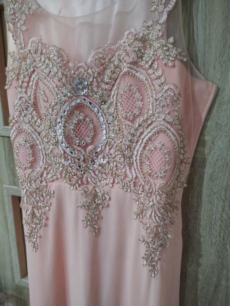 Spoločenské plesové saty, 44