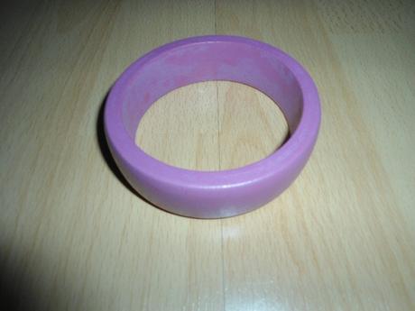Hruby fialovy naramok, 