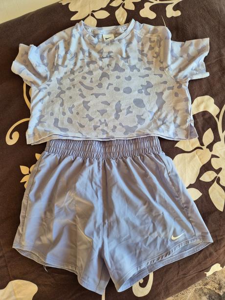 Sportova suprava, nike,140