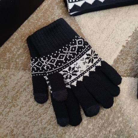 Nový zimný set cropp - šál, čiapka a rukavice,