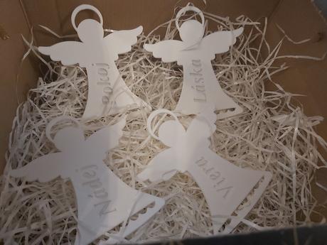 Sada veľkých vianočných anjelov. 4ks, 