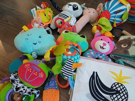 Hračky do 1.5 roka - plná krabica, 