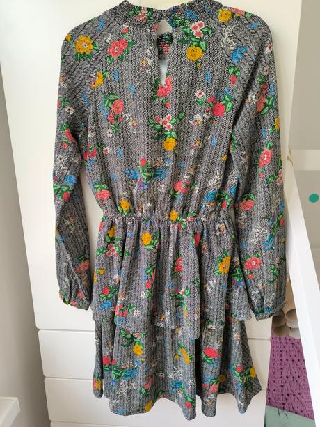 Kvetované šaty s volánmi, reserved,xs