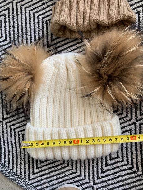 Ciapky pletene s brmbolcami, 92