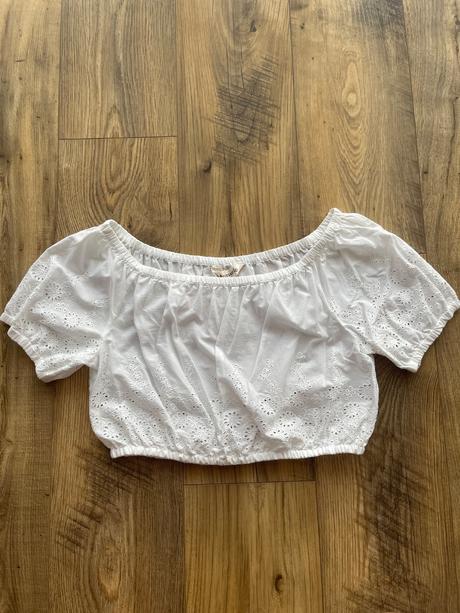 Top s odhalenými ramenami, m