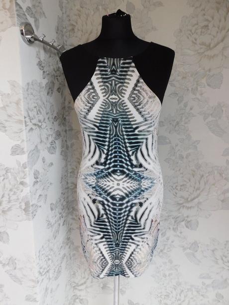 Kvalitne pekne šaty, 34