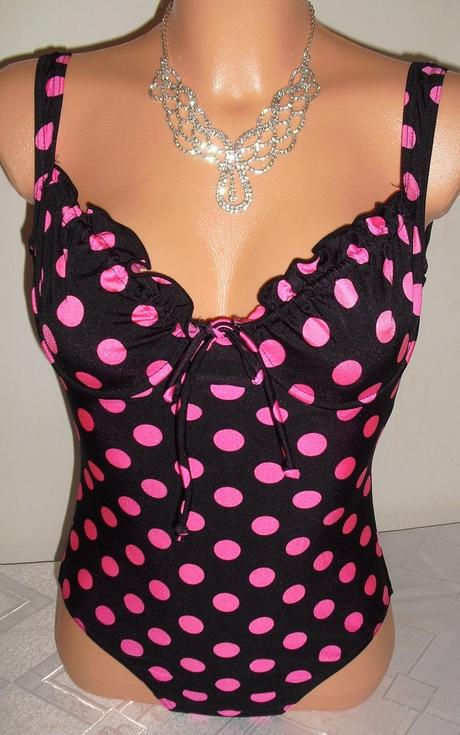 Romanticke gulickove bikiny, s