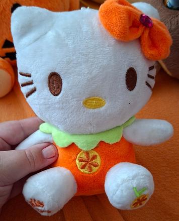 Hello kitty plysova,