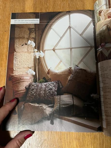 Zberateľský retro katalóg laura ashley,