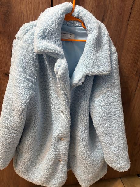 Kozusinovy kabát +jeden grátis, gate,140