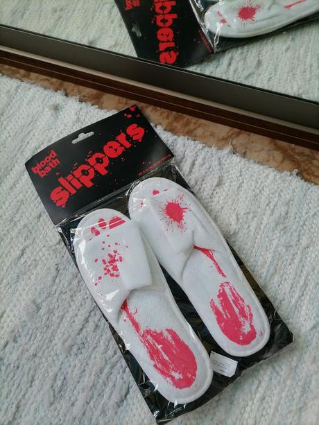 Krvavé šľapky vhodné na halloween,