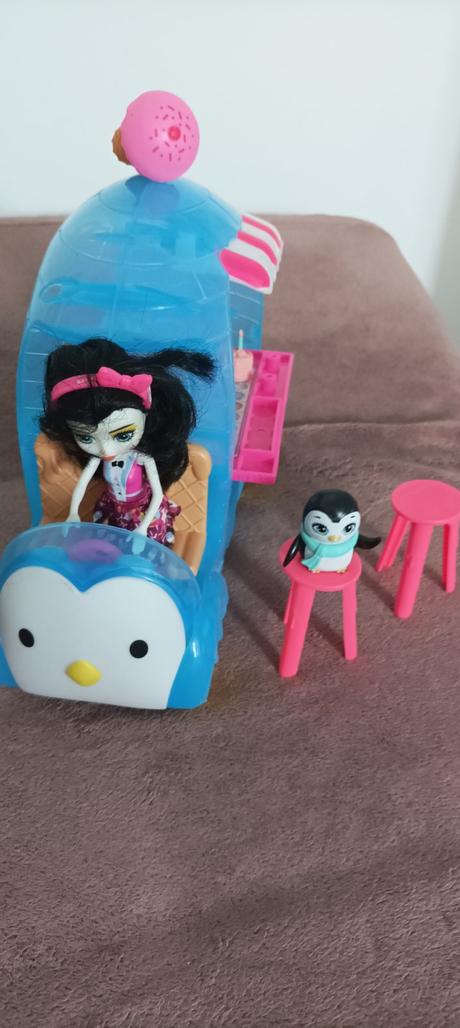 Enchantimals babika- sada zmrzlinarske auto, 