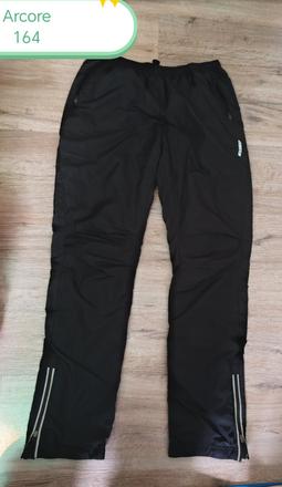 Športové nohavice, 164