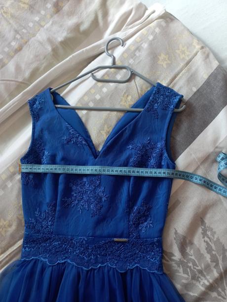 Spoločenské šaty, 36