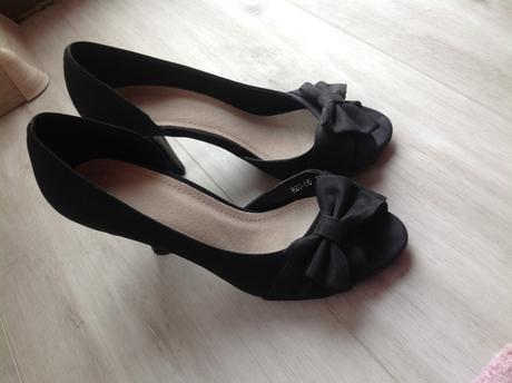 Lodičky s otvorenou špičkou, 38