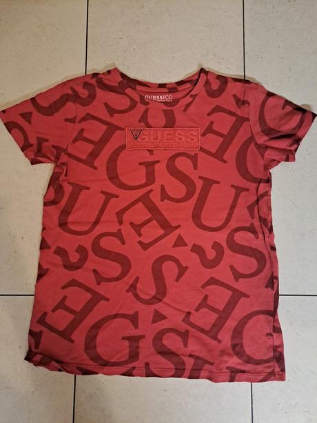 Červené tričko, guess,134