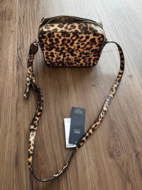 Nova kabelka, s dopor. poštou, marks & spencer