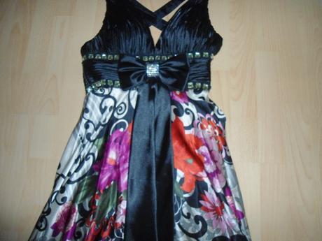 Spolocenske farebne saty, s