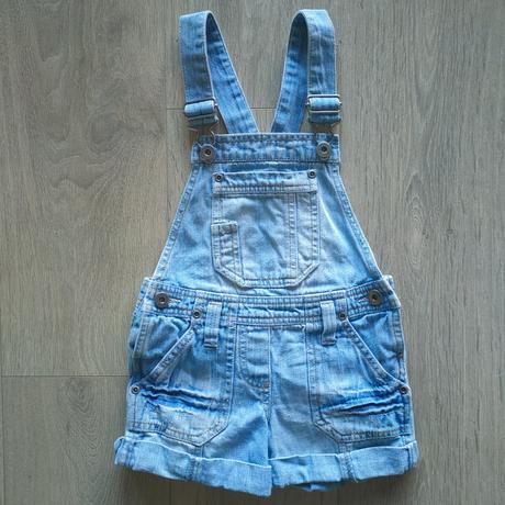 Krásne dievčenské riflové kraťasky na traky, 3 r., 98