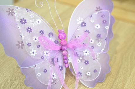 Fialový motýľ dekorácia, 