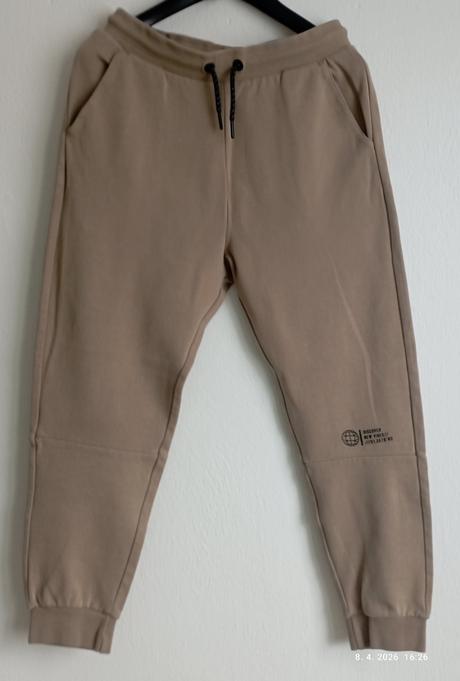 Tepláky pre plnšieho chalana (už s poštou), f&f,158