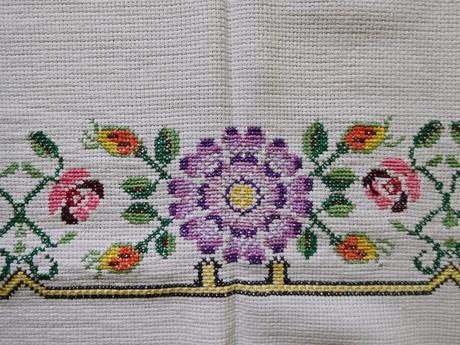 Ručne vyšívaný obrus kocka-128x128cm,, 