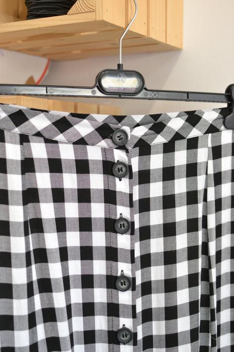 Bielo-čierna kockovaná sukňa 40, h&m,40