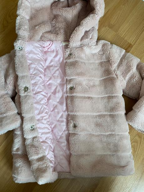 Dievčenský kožuštek, 134