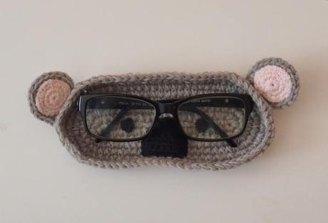 Háčkovaná podložka/púzdro/držiak na okuliare,