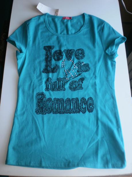 Predávam dámske oblečko lacno, s