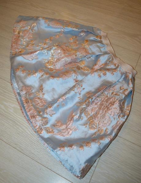 Slávnostná sukňa, 158