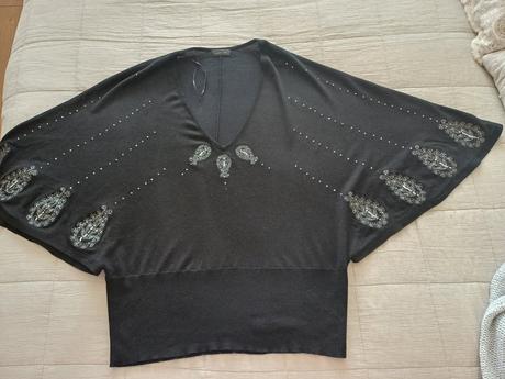 Čierny top s výšivkami, č.m/l, l